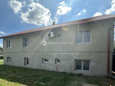 Eladó családi ház Kesztölc