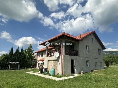 Eladó családi ház Kesztölc