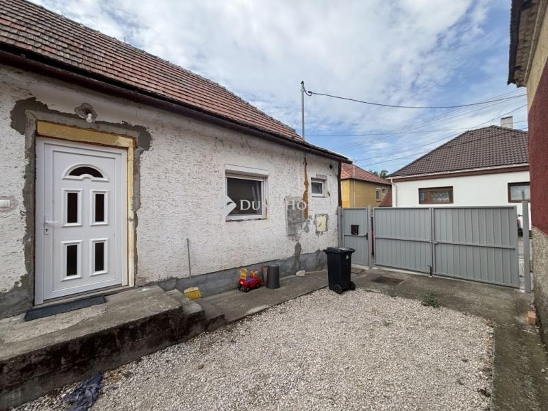 Eladó ikerház Sárisáp
