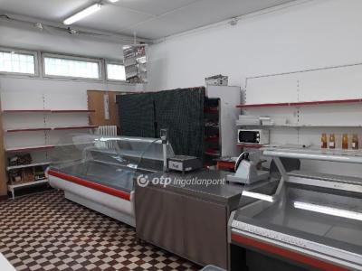 Eladó üzlethelység üzletházban Debrecen