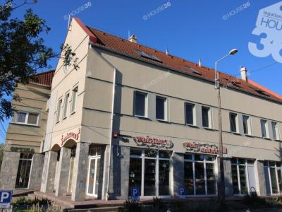 Eladó utcai bejáratú üzlethelység Solt