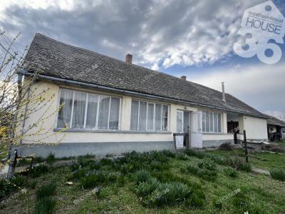 Eladó családi ház Solt