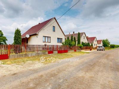 Eladó családi ház Tiszaeszlár