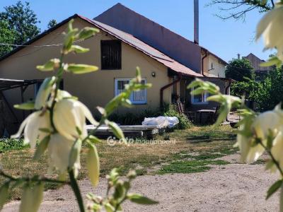 Eladó családi ház Hajdúnánás