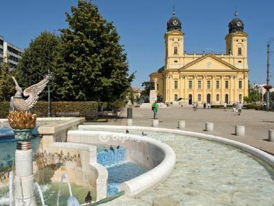 Eladó utcai bejáratú üzlethelység Debrecen