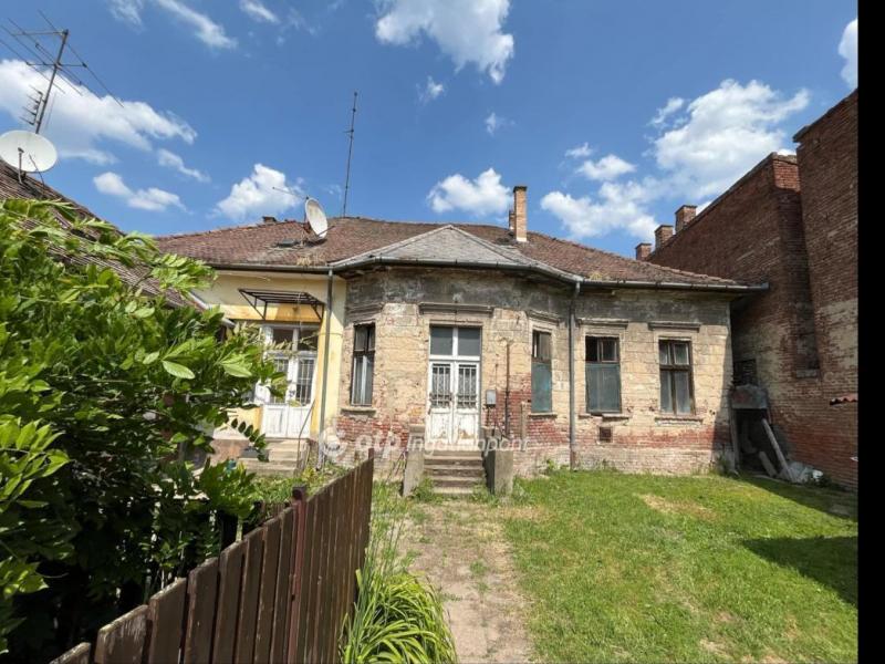 Eladó lakás Debrecen