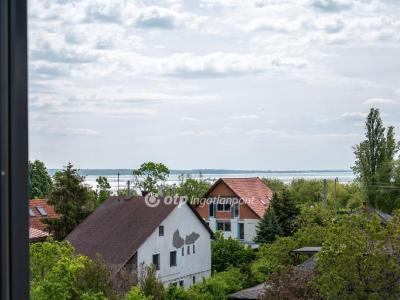 Eladó lakás Balatonkenese