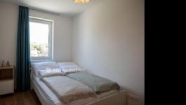 Eladó lakás Balatonkenese