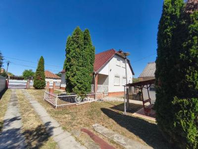 Eladó ikerház Szolnok