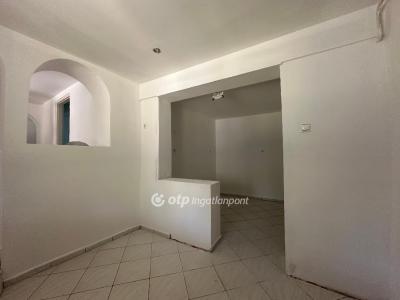 Eladó családi ház Szentes