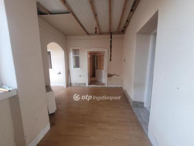 Eladó lakás Nagyszénás