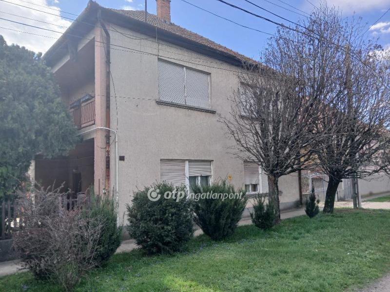 Eladó családi ház Hatvan