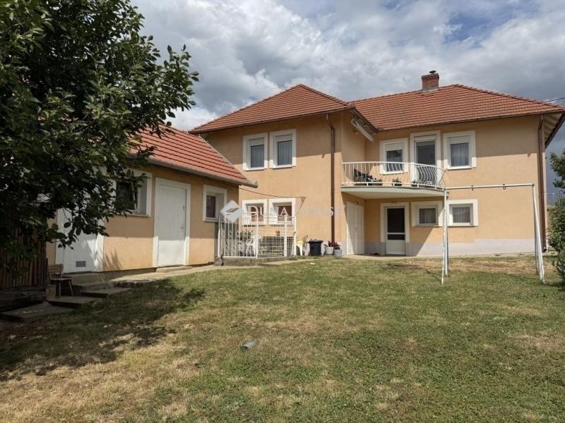 Eladó családi ház Pécs