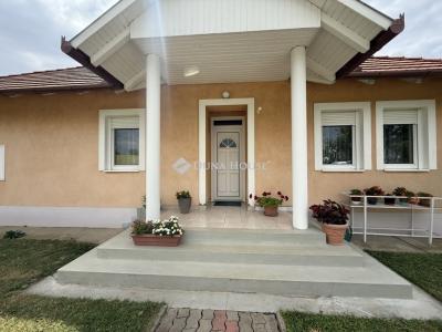 Eladó családi ház Pécs