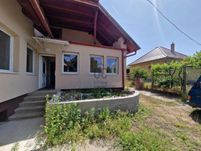 Eladó családi ház Erdőkertes