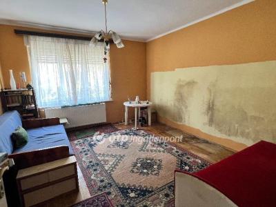 Eladó családi ház Pápa