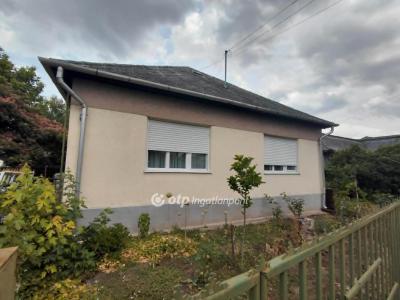 Eladó ikerház Csány