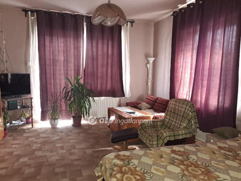 Eladó családi ház Bicske