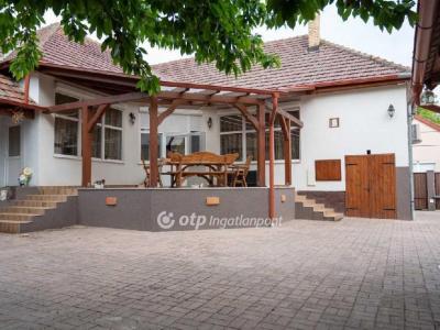 Eladó ikerház Ceglédbercel