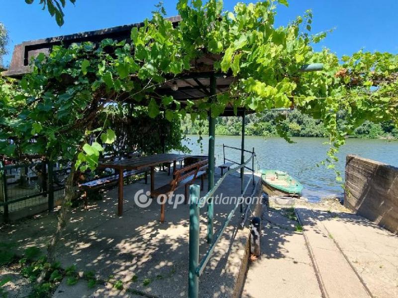 Eladó nyaraló Tiszacsege