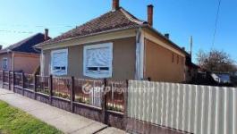 Eladó családi ház Polgár