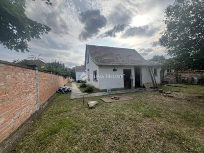 Eladó családi ház Szeged