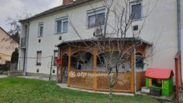 Eladó lakás Mezőhegyes