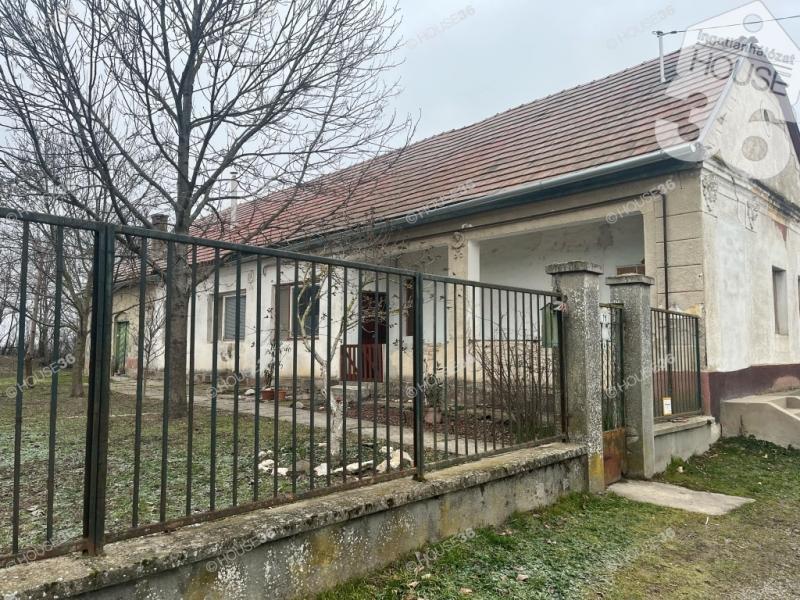 Eladó családi ház Solt