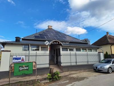 Eladó utcai bejáratú üzlethelység Mende