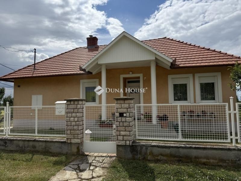 Eladó családi ház Pécs