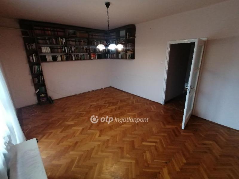 Eladó lakás Debrecen