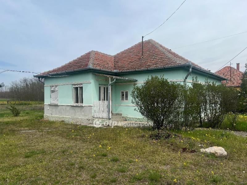 Eladó ikerház Újszilvás