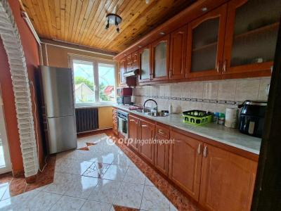 Eladó családi ház Fót