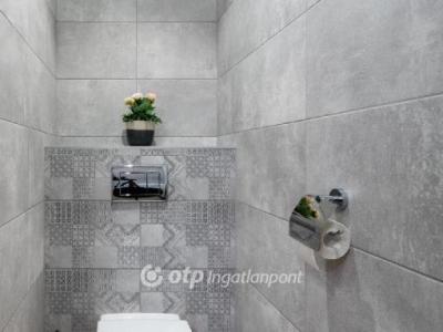 Eladó lakás Balatonkenese