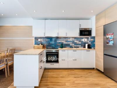 Eladó lakás Balatonkenese