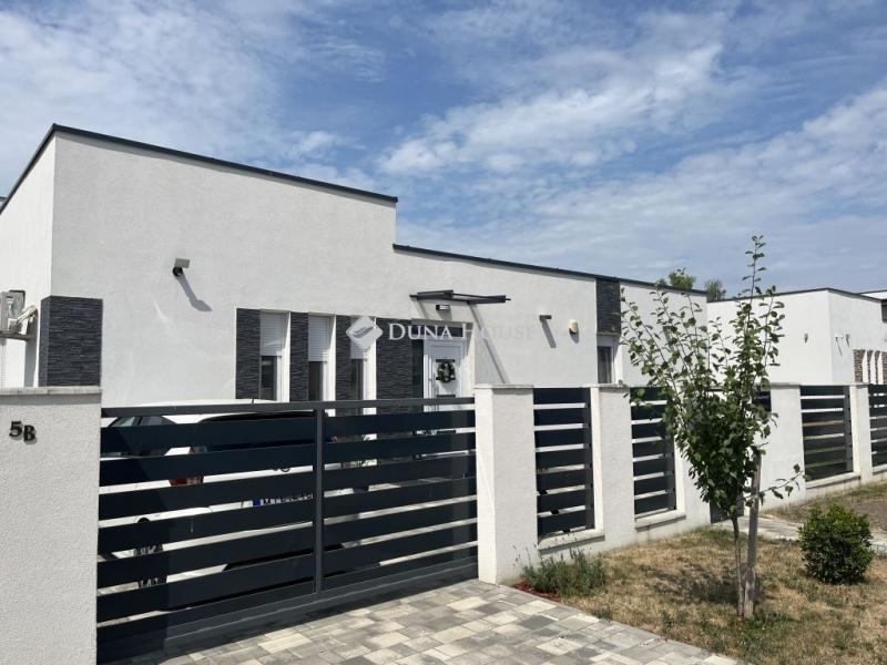 Eladó családi ház Siófok