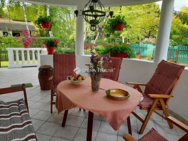 Eladó nyaraló Balatonföldvár