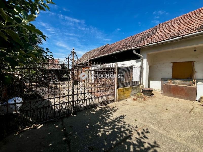 Eladó családi ház Bonyhád