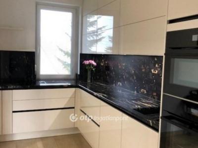 Eladó családi ház Veszprémvarsány