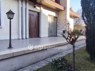 Eladó családi ház Orosháza