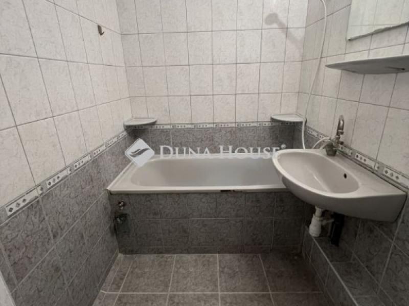 Eladó lakás Pécs