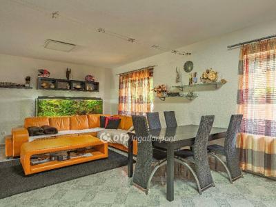 Eladó családi ház Gárdony