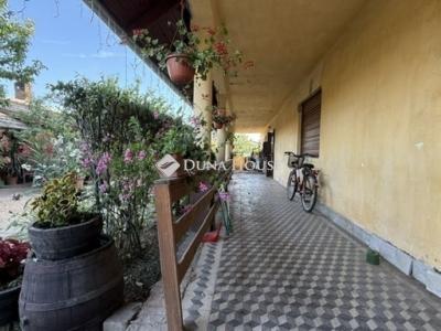 Eladó családi ház Vecsés