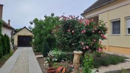 Eladó családi ház Makó