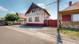 Eladó családi ház Cegléd