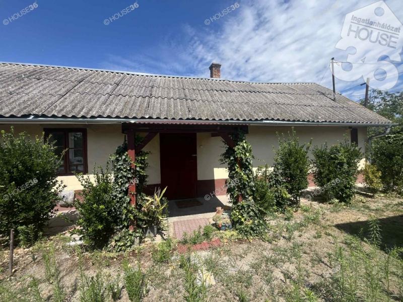 Eladó családi ház Izsák