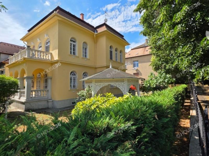 Eladó családi ház Budapest