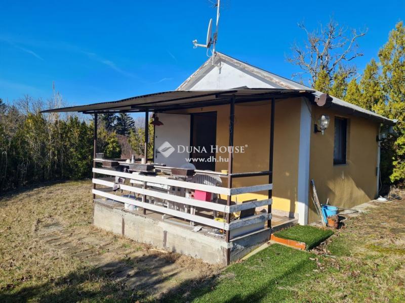 Eladó nyaraló Balatonkenese