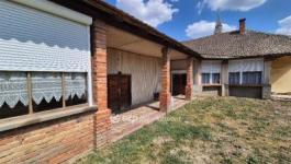 Eladó családi ház Csépa