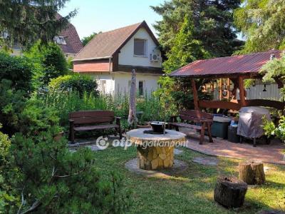 Eladó családi ház Budapest